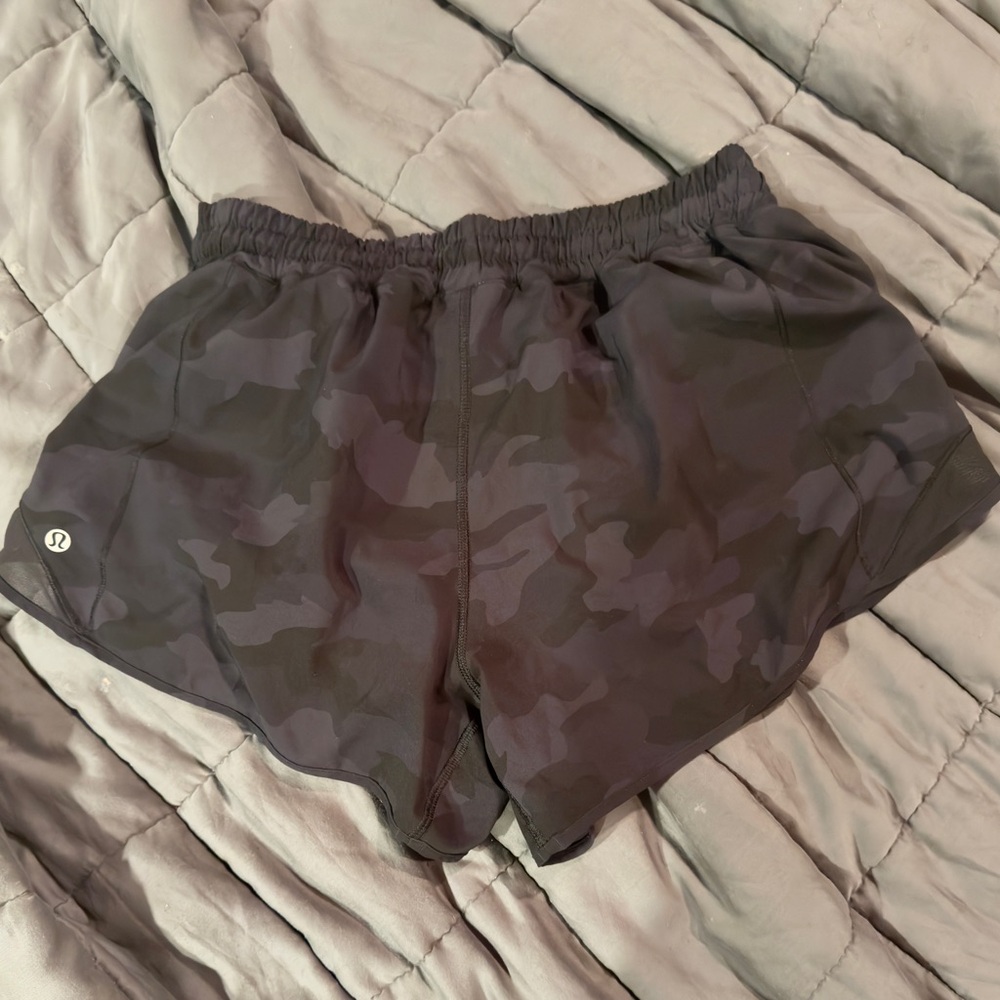 lululemon athletica Women's Dark Camo Athletic Shorts 12 tall
